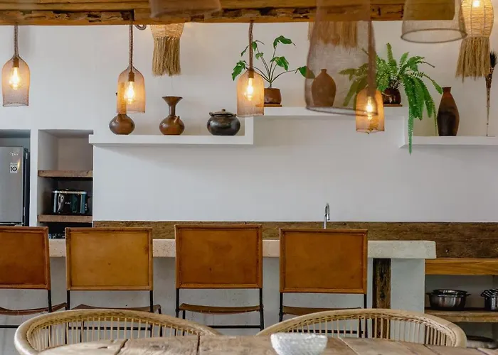 Stylish Boho Chic 3br In Umalas, Private Parking, Near Finns