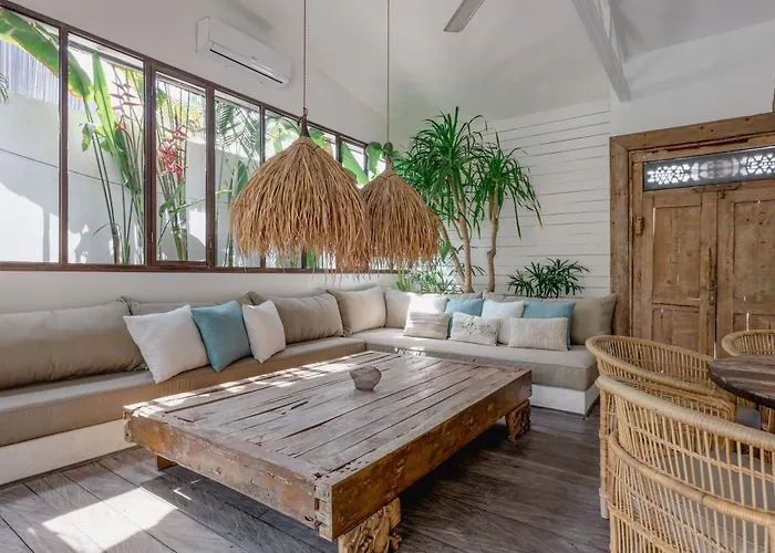 Stylish Boho Chic 3br In Umalas, Private Parking, Near Finns