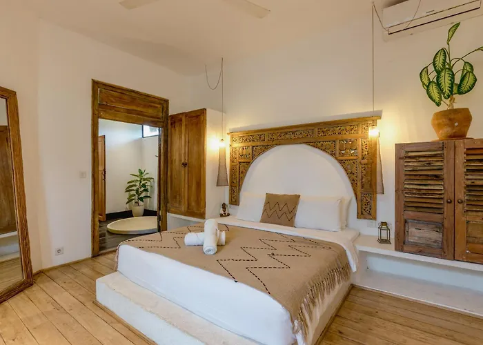 Stylish Boho Chic 3br In Umalas, Private Parking, Near Finns Canggu