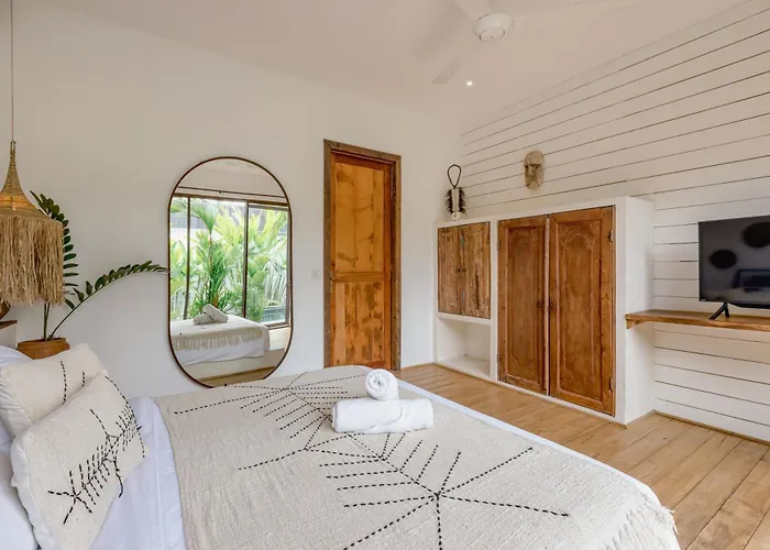 Stylish Boho Chic 3br In Umalas, Private Parking, Near Finns Villa