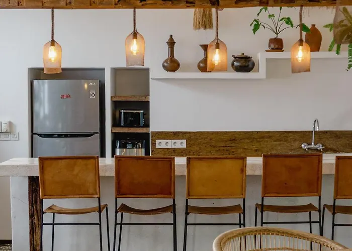Stylish Boho Chic 3br In Umalas, Private Parking, Near Finns Villa Canggu
