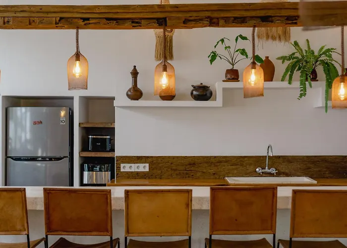 Stylish Boho Chic 3br In Umalas, Private Parking, Near Finns Canggu